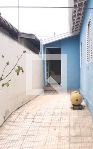 Casa à venda com 120m², 3 quartos e 2 vagasCorredor
