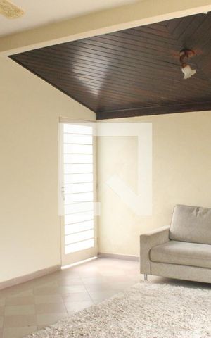 Casa à venda com 120m², 3 quartos e 2 vagasSala