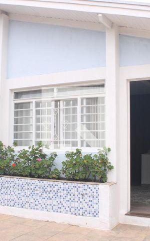 Casa à venda com 120m², 3 quartos e 2 vagasFachada