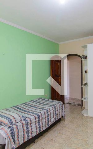 Casa à venda com 190m², 3 quartos e 4 vagas Casa à venda com 190m², 3 quartos e 4 vagasQuarto 2