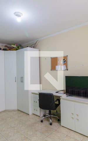 Casa à venda com 190m², 3 quartos e 4 vagas Casa à venda com 190m², 3 quartos e 4 vagasQuarto 2