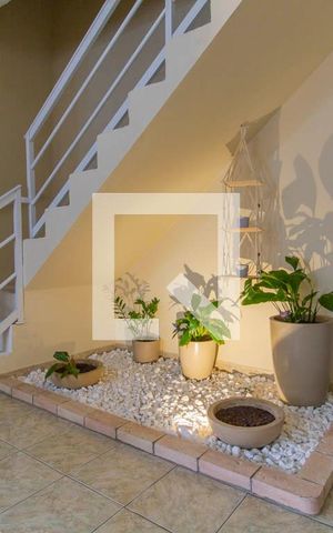 Casa à venda com 190m², 3 quartos e 4 vagas Casa à venda com 190m², 3 quartos e 4 vagasSala