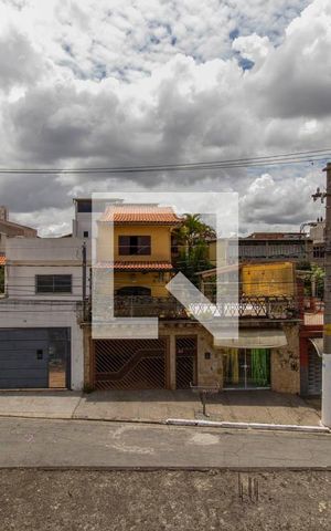 Casa à venda com 190m², 3 quartos e 4 vagas Casa à venda com 190m², 3 quartos e 4 vagasVista Quarto 3 Varanda