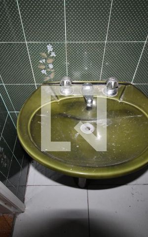 Casa para alugar com 60m², 2 quartos e sem vagaBanheiro