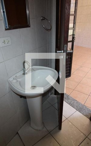 Casa para alugar com 60m², 2 quartos e sem vagaBanheiro de Serviço