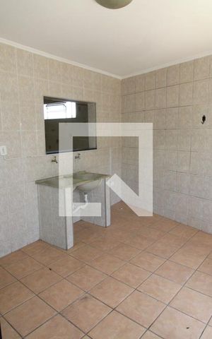 Casa para alugar com 60m², 2 quartos e sem vagaÁrea de Serviço