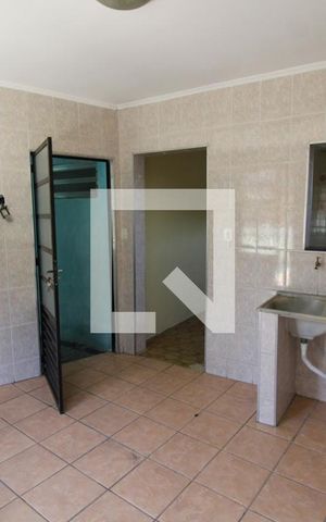 Casa para alugar com 60m², 2 quartos e sem vagaÁrea de Serviço