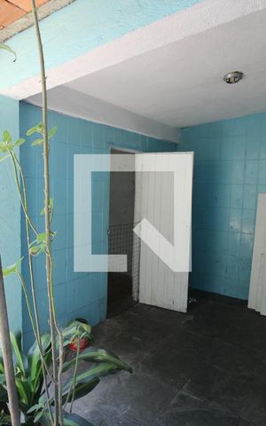 Casa para alugar com 60m², 2 quartos e sem vagaQuintal