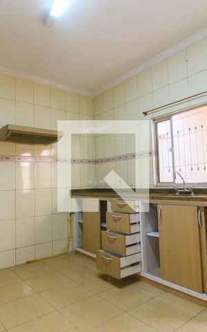 Casa à venda com 170m², 2 quartos e 2 vagas Casa à venda com 170m², 2 quartos e 2 vagasCozinha