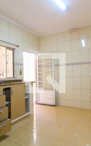 Casa à venda com 170m², 2 quartos e 2 vagas Casa à venda com 170m², 2 quartos e 2 vagasCozinha