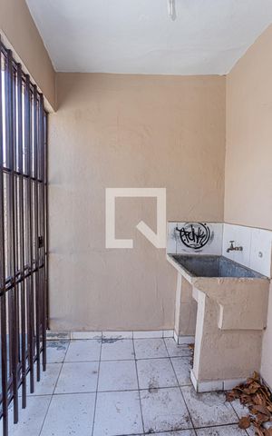Casa para alugar com 50m², 1 quarto e 1 vaga Casa para alugar com 50m², 1 quarto e 1 vagaÁrea de Serviço