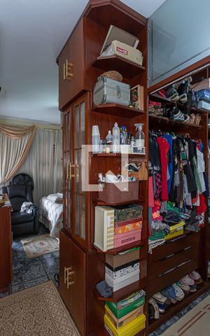 Casa para alugar com 600m², 4 quartos e 15 vagas Casa para alugar com 600m², 4 quartos e 15 vagasCloset suite 1