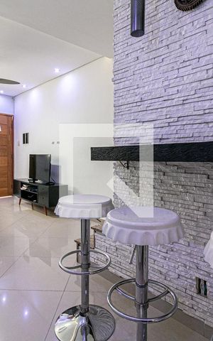 Casa à venda com 100m², 2 quartos e 2 vagasSala