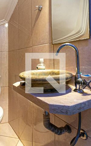 Casa à venda com 100m², 2 quartos e 2 vagasSala - Lavabo
