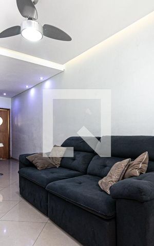 Casa à venda com 100m², 2 quartos e 2 vagasSala