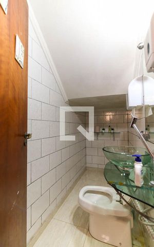 Casa à venda com 500m², 5 quartos e 5 vagas Casa à venda com 500m², 5 quartos e 5 vagasLavabo