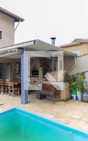 Casa à venda com 500m², 5 quartos e 5 vagas Casa à venda com 500m², 5 quartos e 5 vagasChurrasqueira
