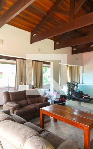 Casa à venda com 500m², 5 quartos e 5 vagas Casa à venda com 500m², 5 quartos e 5 vagasQuarto 5