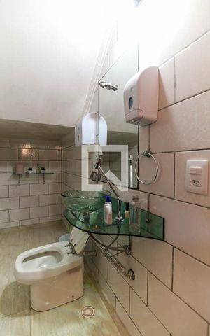 Casa à venda com 500m², 5 quartos e 5 vagas Casa à venda com 500m², 5 quartos e 5 vagasLavabo