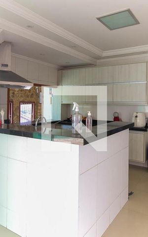 Casa à venda com 500m², 5 quartos e 5 vagas Casa à venda com 500m², 5 quartos e 5 vagasCozinha