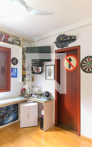 Casa à venda com 500m², 5 quartos e 5 vagas Casa à venda com 500m², 5 quartos e 5 vagasQuarto 2
