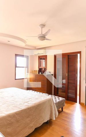 Casa à venda com 500m², 5 quartos e 5 vagas Casa à venda com 500m², 5 quartos e 5 vagasQuarto 1
