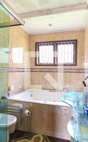 Casa à venda com 500m², 5 quartos e 5 vagas Casa à venda com 500m², 5 quartos e 5 vagasBanheiro da Suíte 1