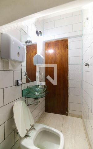 Casa à venda com 500m², 5 quartos e 5 vagas Casa à venda com 500m², 5 quartos e 5 vagasLavabo