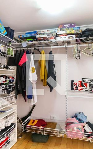 Casa à venda com 500m², 5 quartos e 5 vagas Casa à venda com 500m², 5 quartos e 5 vagasCloset da suíte