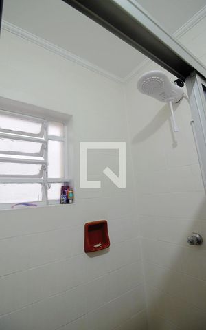 Casa à venda com 147m², 3 quartos e 2 vagas Casa à venda com 147m², 3 quartos e 2 vagasBanheiro Social