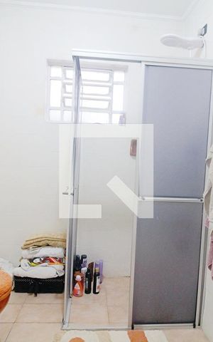 Casa à venda com 147m², 3 quartos e 2 vagas Casa à venda com 147m², 3 quartos e 2 vagasBanheiro Social