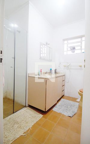 Casa à venda com 147m², 3 quartos e 2 vagas Casa à venda com 147m², 3 quartos e 2 vagasBanheiro da Suíte 1