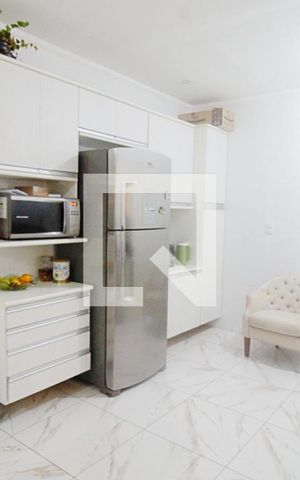 Casa à venda com 147m², 3 quartos e 2 vagas Casa à venda com 147m², 3 quartos e 2 vagasCozinha