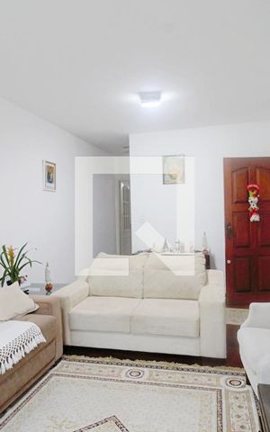 Casa à venda com 147m², 3 quartos e 2 vagas Casa à venda com 147m², 3 quartos e 2 vagasSala