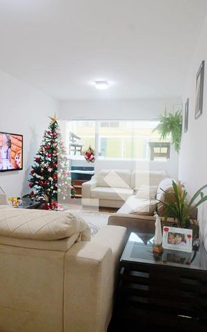 Casa à venda com 147m², 3 quartos e 2 vagas Casa à venda com 147m², 3 quartos e 2 vagasSala