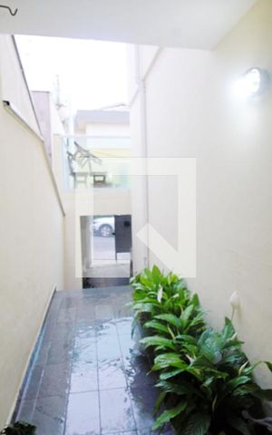 Casa à venda com 147m², 3 quartos e 2 vagas Casa à venda com 147m², 3 quartos e 2 vagasCorredor externo