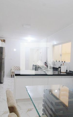 Casa à venda com 147m², 3 quartos e 2 vagas Casa à venda com 147m², 3 quartos e 2 vagasCozinha