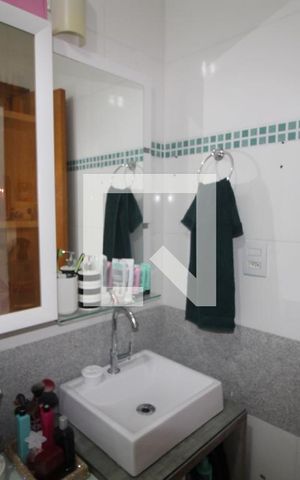 Casa à venda com 104m², 3 quartos e 2 vagasBanheiro