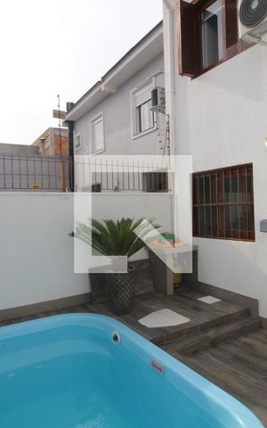 Casa à venda com 104m², 3 quartos e 2 vagasPiscina