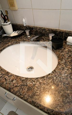 Casa à venda com 200m², 3 quartos e 2 vagasBanheiro da Suíte