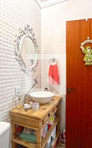 Casa à venda com 139m², 3 quartos e 1 vagaBanheiro