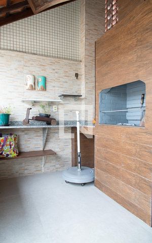 Apartamento à venda com 180m², 3 quartos e 3 vagas Apartamento à venda com 180m², 3 quartos e 3 vagasVaranda da sala - churrasqueira