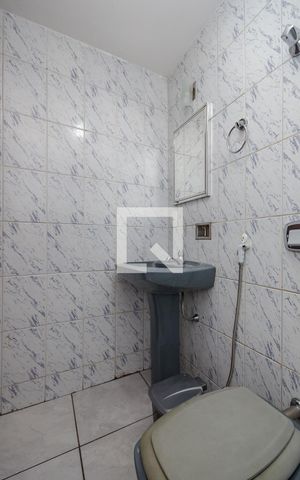Casa para alugar com 74m², 2 quartos e sem vaga Casa para alugar com 74m², 2 quartos e sem vagaBanheiro