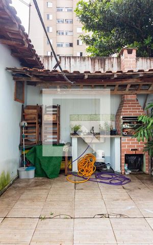 Casa à venda com 140m², 3 quartos e 2 vagas Casa à venda com 140m², 3 quartos e 2 vagasQuintal