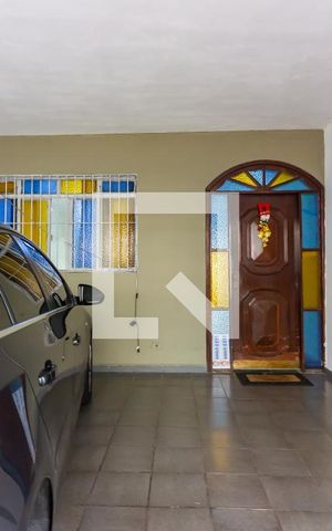 Casa à venda com 140m², 3 quartos e 2 vagas Casa à venda com 140m², 3 quartos e 2 vagasGaragem