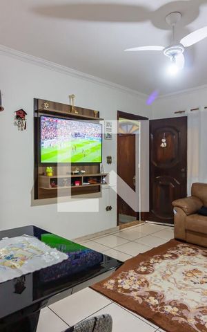 Casa à venda com 140m², 3 quartos e 2 vagas Casa à venda com 140m², 3 quartos e 2 vagasSala