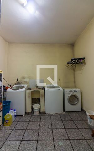 Casa à venda com 140m², 3 quartos e 2 vagas Casa à venda com 140m², 3 quartos e 2 vagasÁrea de Serviço