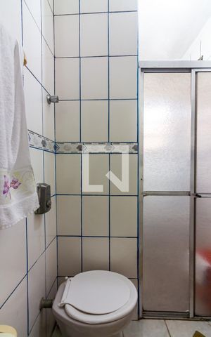 Casa à venda com 140m², 3 quartos e 2 vagas Casa à venda com 140m², 3 quartos e 2 vagasBanheiro