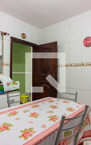 Casa à venda com 140m², 3 quartos e 2 vagas Casa à venda com 140m², 3 quartos e 2 vagasCozinha