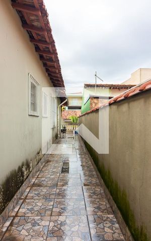 Casa à venda com 140m², 3 quartos e 2 vagas Casa à venda com 140m², 3 quartos e 2 vagasSacada